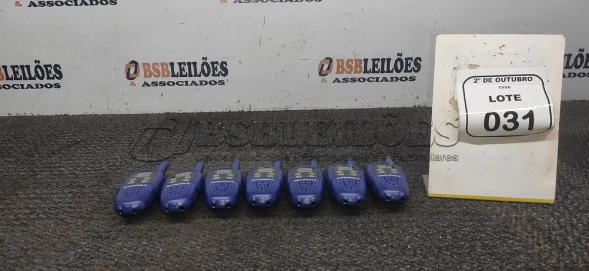LOTE 031 - 07 RÁDIOS COMUNICADORES. (NO ESTADO) ATENÇÃO! FAZER A VISITAÇÃO ANTES DE ARREMATAR, NÃO SABEMOS SE FUNCIONA, LEILÃO NÃO TEM GARANTIA E NEM DEVOLUÇÃO, SUJEITO A POSSÍVEIS AVARIAS VISÍVEIS/OCULTAS E/OU AUSÊNCIA DE COMPONENTES.