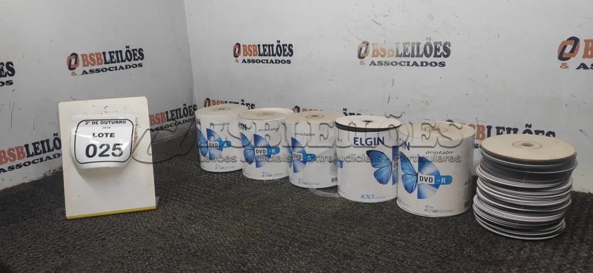LOTE 025 - 01 LOTE COM GRANDE QUANTIDADE DE MÍDIA DVD-R VIRGENS MARCA ELGIN. (NO ESTADO) ATENÇÃO! FAZER A VISITAÇÃO ANTES DE ARREMATAR, NÃO SABEMOS SE FUNCIONA, LEILÃO NÃO TEM GARANTIA E NEM DEVOLUÇÃO, SUJEITO A POSSÍVEIS AVARIAS VISÍVEIS/OCULTAS E/OU AUSÊNCIA DE COMPONENTES.