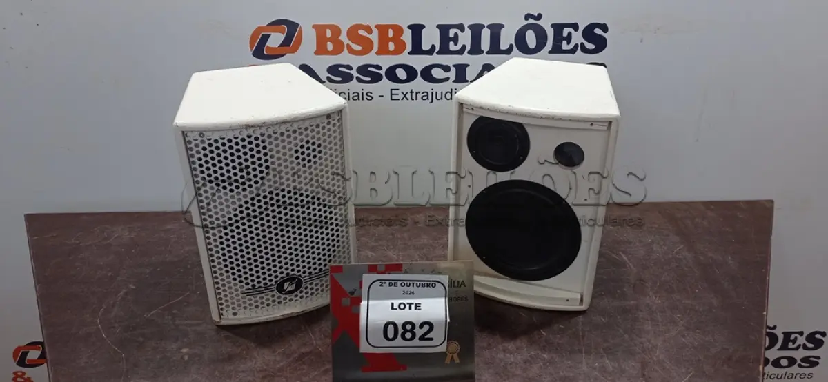 LOTE 082 - 02 CAIXAS DE SOM AMBIENTE PASSIVA MODELO OS 300 MARCA FRAHM. (NO ESTADO) ATENÇÃO! FAZER A VISITAÇÃO ANTES DE ARREMATAR, NÃO SABEMOS SE FUNCIONA, LEILÃO NÃO TEM GARANTIA E NEM DEVOLUÇÃO, SUJEITO A POSSÍVEIS AVARIAS VISÍVEIS/OCULTAS E/OU AUSÊNCIA DE COMPONENTES.