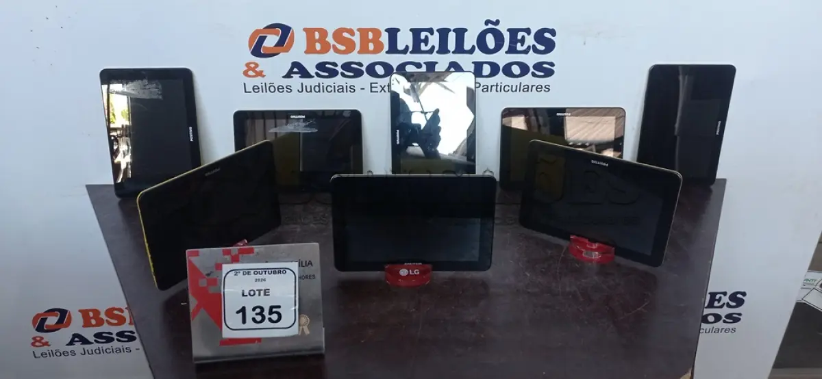LOTE 135 - 08 TABLETS ESCOLARES MARCA POSITIVO. (NO ESTADO) ATENÇÃO! FAZER A VISITAÇÃO ANTES DE ARREMATAR, NÃO SABEMOS SE FUNCIONA, LEILÃO NÃO TEM GARANTIA E NEM DEVOLUÇÃO, SUJEITO A POSSÍVEIS AVARIAS VISÍVEIS/OCULTAS E/OU AUSÊNCIA DE COMPONENTES.