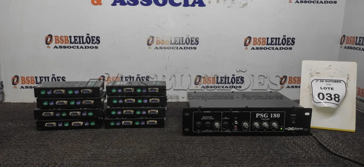 LOTE 038 - 01 CABEÇOTE AUTO AMPLIFICADO MODELO PSG 180 MARCA VOXSTORM E 08 SWITCHES KVM MARCA BLACK BOX. (NO ESTADO) ATENÇÃO! FAZER A VISITAÇÃO ANTES DE ARREMATAR, NÃO SABEMOS SE FUNCIONA, LEILÃO NÃO TEM GARANTIA E NEM DEVOLUÇÃO, SUJEITO A POSSÍVEIS AVARIAS VISÍVEIS/OCULTAS E/OU AUSÊNCIA DE COMPONENTES.