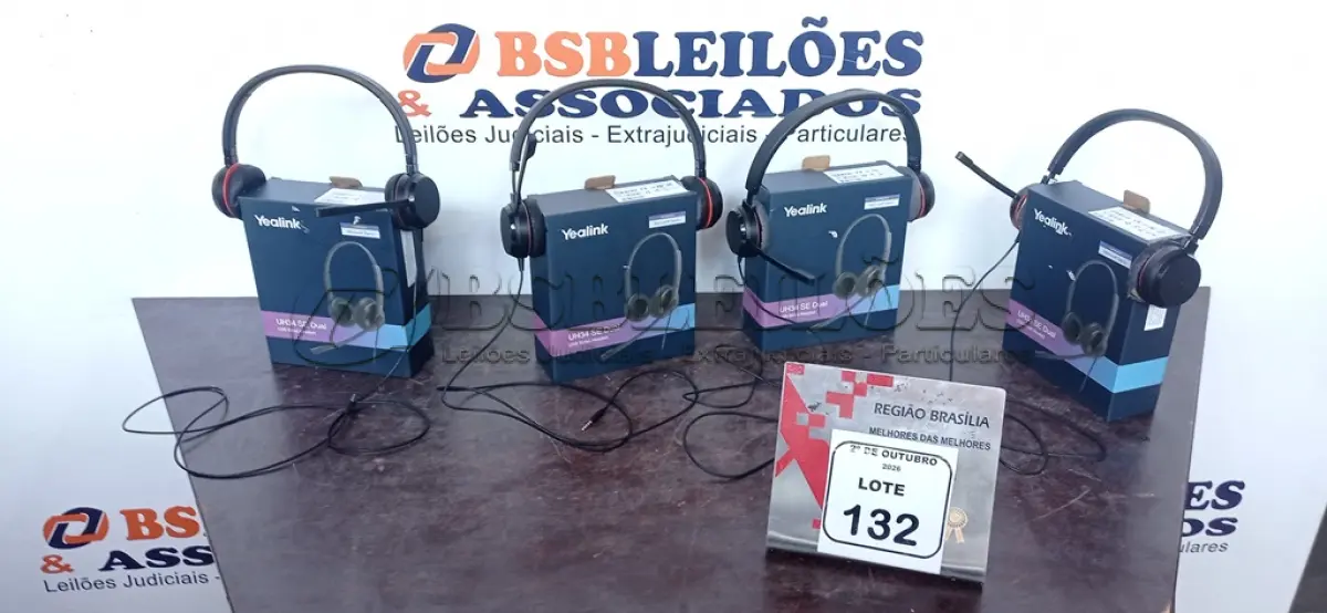 LOTE 132 - 04 HEADSETS MARCA YEALINK. (NO ESTADO) ATENÇÃO! FAZER A VISITAÇÃO ANTES DE ARREMATAR, NÃO SABEMOS SE FUNCIONA, LEILÃO NÃO TEM GARANTIA E NEM DEVOLUÇÃO, SUJEITO A POSSÍVEIS AVARIAS VISÍVEIS/OCULTAS E/OU AUSÊNCIA DE COMPONENTES.
