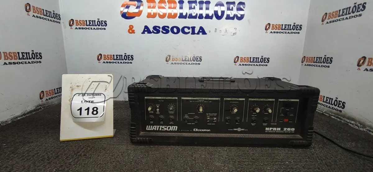 LOTE 118 - 01 CABEÇOTE DE AMPLIFICADOR MODELO NPRH WHATTSOM MARCA CICLOTRON. (NO ESTADO) ATENÇÃO! FAZER A VISITAÇÃO ANTES DE ARREMATAR, NÃO SABEMOS SE FUNCIONA, LEILÃO NÃO TEM GARANTIA E NEM DEVOLUÇÃO, SUJEITO A POSSÍVEIS AVARIAS VISÍVEIS/OCULTAS E/OU AUSÊNCIA DE COMPONENTES.