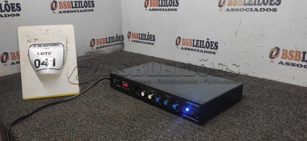 LOTE 041 - 01 AMPLIFICADOR DE SOM AMBIENTE MODELO OM 2000EC MARCA ONEAL. (NO ESTADO) ATENÇÃO! FAZER A VISITAÇÃO ANTES DE ARREMATAR, NÃO SABEMOS SE FUNCIONA, LEILÃO NÃO TEM GARANTIA E NEM DEVOLUÇÃO, SUJEITO A POSSÍVEIS AVARIAS VISÍVEIS/OCULTAS E/OU AUSÊNCIA DE COMPONENTES.