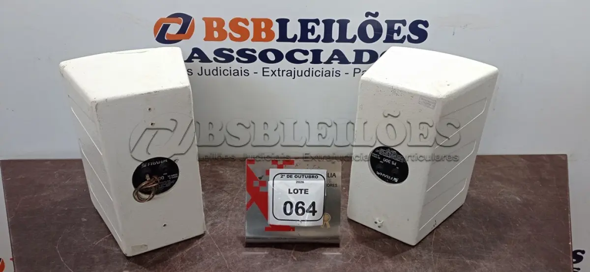 LOTE 064 - 02 CAIXAS DE SOM AMBIENTE PASSIVA MODELO OS 300 MARCA FRAHM. (NO ESTADO) ATENÇÃO! FAZER A VISITAÇÃO ANTES DE ARREMATAR, NÃO SABEMOS SE FUNCIONA, LEILÃO NÃO TEM GARANTIA E NEM DEVOLUÇÃO, SUJEITO A POSSÍVEIS AVARIAS VISÍVEIS/OCULTAS E/OU AUSÊNCIA DE COMPONENTES.