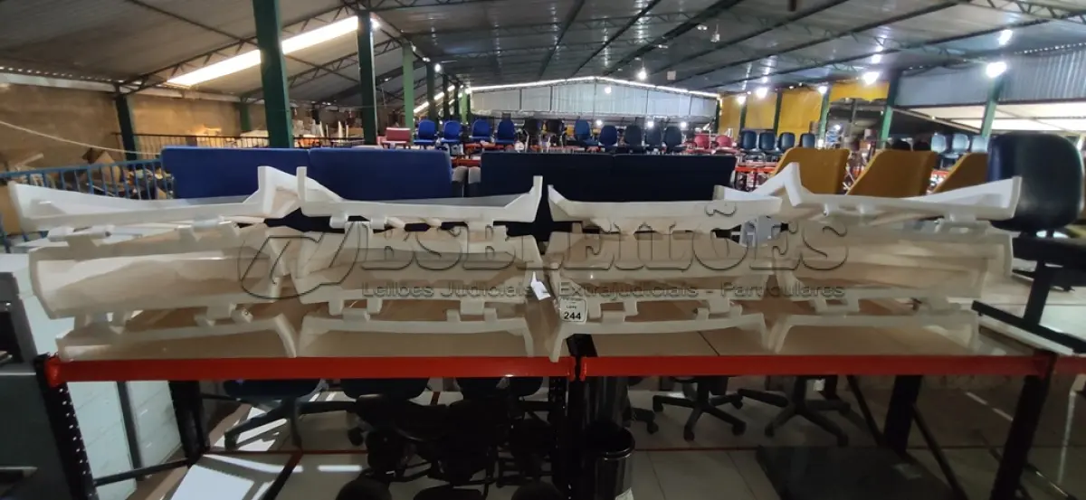 LOTE 244 - 01 LOTE COM VÁRIAS TAMPAS DE PLÁSTICO PARA LIXEIRAS CONTÊINER. (NO ESTADO) ATENÇÃO! FAZER A VISITAÇÃO ANTES DE ARREMATAR, NÃO SABEMOS SE FUNCIONA, LEILÃO NÃO TEM GARANTIA E NEM DEVOLUÇÃO, SUJEITO A POSSÍVEIS AVARIAS VISÍVEIS/OCULTAS E/OU AUSÊNCIA DE COMPONENTES.
