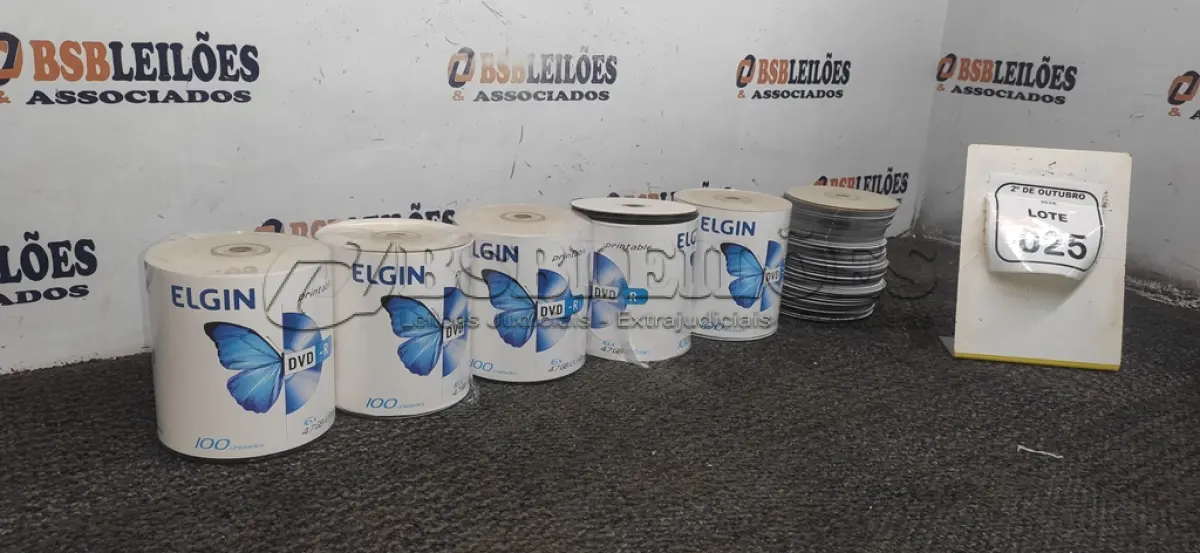 LOTE 025 - 01 LOTE COM GRANDE QUANTIDADE DE MÍDIA DVD-R VIRGENS MARCA ELGIN. (NO ESTADO) ATENÇÃO! FAZER A VISITAÇÃO ANTES DE ARREMATAR, NÃO SABEMOS SE FUNCIONA, LEILÃO NÃO TEM GARANTIA E NEM DEVOLUÇÃO, SUJEITO A POSSÍVEIS AVARIAS VISÍVEIS/OCULTAS E/OU AUSÊNCIA DE COMPONENTES.