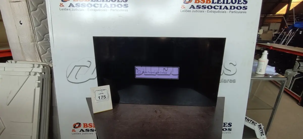 LOTE 175 - 01 MONITOR PROFISSIONAL PARA VÍDEO WALL MODELO 47WV30BS-B MARCA LG. (NO ESTADO) ATENÇÃO! FAZER A VISITAÇÃO ANTES DE ARREMATAR, NÃO SABEMOS SE FUNCIONA, LEILÃO NÃO TEM GARANTIA E NEM DEVOLUÇÃO, SUJEITO A POSSÍVEIS AVARIAS VISÍVEIS/OCULTAS E/OU AUSÊNCIA DE COMPONENTES.