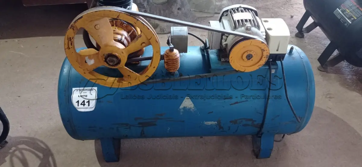 LOTE 141 - 01 COMPRESSOR DE AR PROFISSIONAL MARCA SIEMENS COM MOTOR WEG MODELO 90S786 DE 60HZ 2 CV 1720 RPM. (NO ESTADO) ATENÇÃO! FAZER A VISITAÇÃO ANTES DE ARREMATAR, NÃO SABEMOS SE FUNCIONA, LEILÃO NÃO TEM GARANTIA E NEM DEVOLUÇÃO, SUJEITO A POSSÍVEIS AVARIAS VISÍVEIS/OCULTAS E/OU AUSÊNCIA DE COMPONENTES.