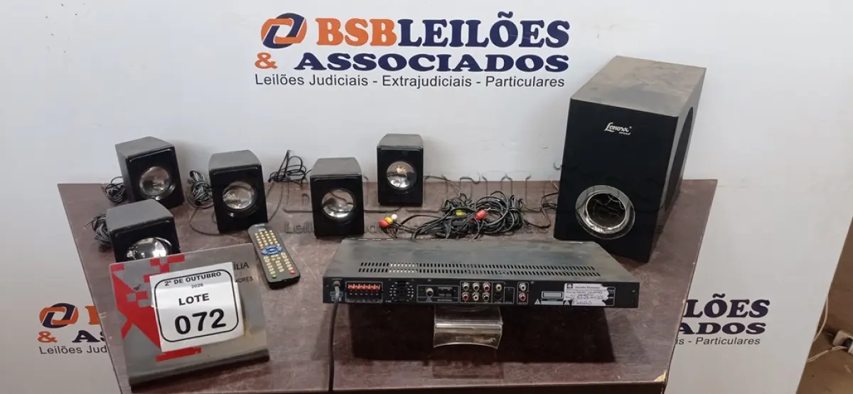 LOTE 072 - 01 HOME THEATER COM 06 CAIXAS MODELO HT-726 MARCA LENOXX. (NO ESTADO) ATENÇÃO! FAZER A VISITAÇÃO ANTES DE ARREMATAR, NÃO SABEMOS SE FUNCIONA, LEILÃO NÃO TEM GARANTIA E NEM DEVOLUÇÃO, SUJEITO A POSSÍVEIS AVARIAS VISÍVEIS/OCULTAS E/OU AUSÊNCIA DE COMPONENTES.