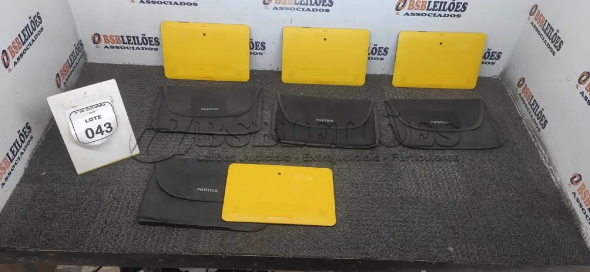 LOTE 043 - 04 TABLETS ESCOLARES MARCA POSITIVO SEM CARREGADOR. (NO ESTADO) ATENÇÃO! FAZER A VISITAÇÃO ANTES DE ARREMATAR, NÃO SABEMOS SE FUNCIONA, LEILÃO NÃO TEM GARANTIA E NEM DEVOLUÇÃO, SUJEITO A POSSÍVEIS AVARIAS VISÍVEIS/OCULTAS E/OU AUSÊNCIA DE COMPONENTES.