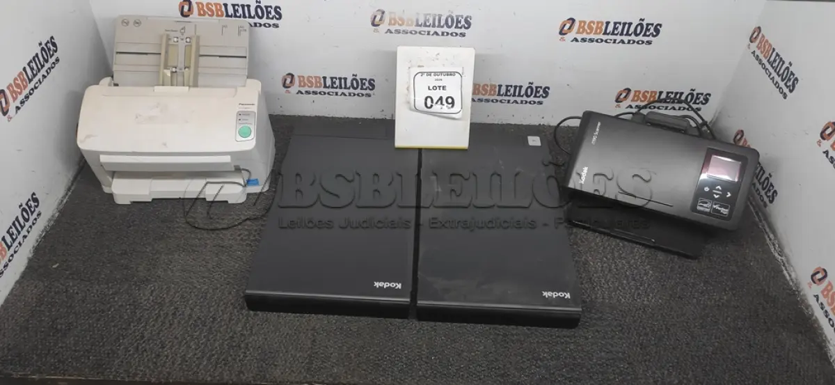 LOTE 049 - 04 SCANNERS DE MARCAS E MODELOS DIVERSOS. (NO ESTADO) ATENÇÃO! FAZER A VISITAÇÃO ANTES DE ARREMATAR, NÃO SABEMOS SE FUNCIONA, LEILÃO NÃO TEM GARANTIA E NEM DEVOLUÇÃO, SUJEITO A POSSÍVEIS AVARIAS VISÍVEIS/OCULTAS E/OU AUSÊNCIA DE COMPONENTES.