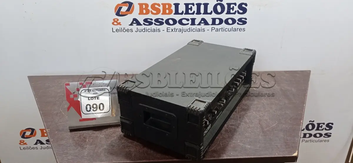 LOTE 090 - 01 CABEÇOTE DE AMPLIFICADOR MODELO NPRH WHATTSOM MARCA CICLOTRON. (NO ESTADO) ATENÇÃO! FAZER A VISITAÇÃO ANTES DE ARREMATAR, NÃO SABEMOS SE FUNCIONA, LEILÃO NÃO TEM GARANTIA E NEM DEVOLUÇÃO, SUJEITO A POSSÍVEIS AVARIAS VISÍVEIS/OCULTAS E/OU AUSÊNCIA DE COMPONENTES.