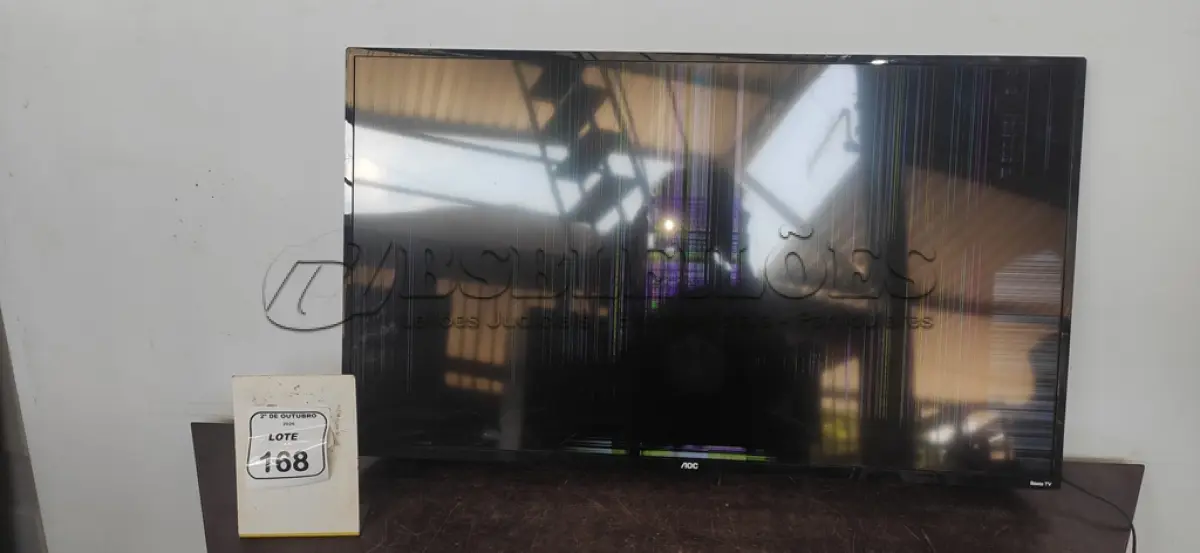 LOTE 168 - 01 TV DE 42’’ MARCA AOC. (NO ESTADO) ATENÇÃO! FAZER A VISITAÇÃO ANTES DE ARREMATAR, NÃO SABEMOS SE FUNCIONA, LEILÃO NÃO TEM GARANTIA E NEM DEVOLUÇÃO, SUJEITO A POSSÍVEIS AVARIAS VISÍVEIS/OCULTAS E/OU AUSÊNCIA DE COMPONENTES.
