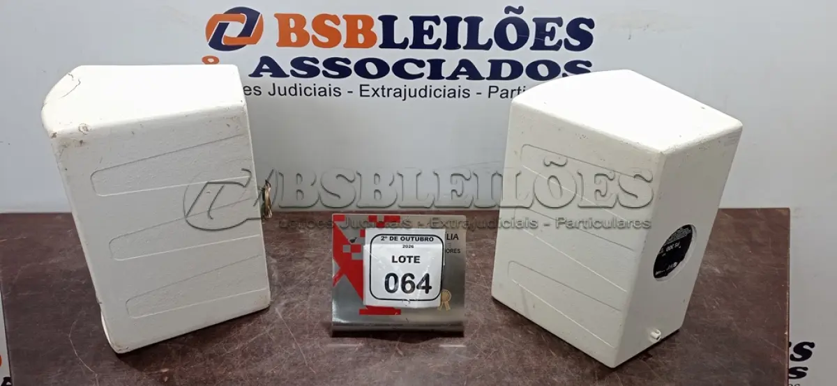 LOTE 064 - 02 CAIXAS DE SOM AMBIENTE PASSIVA MODELO OS 300 MARCA FRAHM. (NO ESTADO) ATENÇÃO! FAZER A VISITAÇÃO ANTES DE ARREMATAR, NÃO SABEMOS SE FUNCIONA, LEILÃO NÃO TEM GARANTIA E NEM DEVOLUÇÃO, SUJEITO A POSSÍVEIS AVARIAS VISÍVEIS/OCULTAS E/OU AUSÊNCIA DE COMPONENTES.