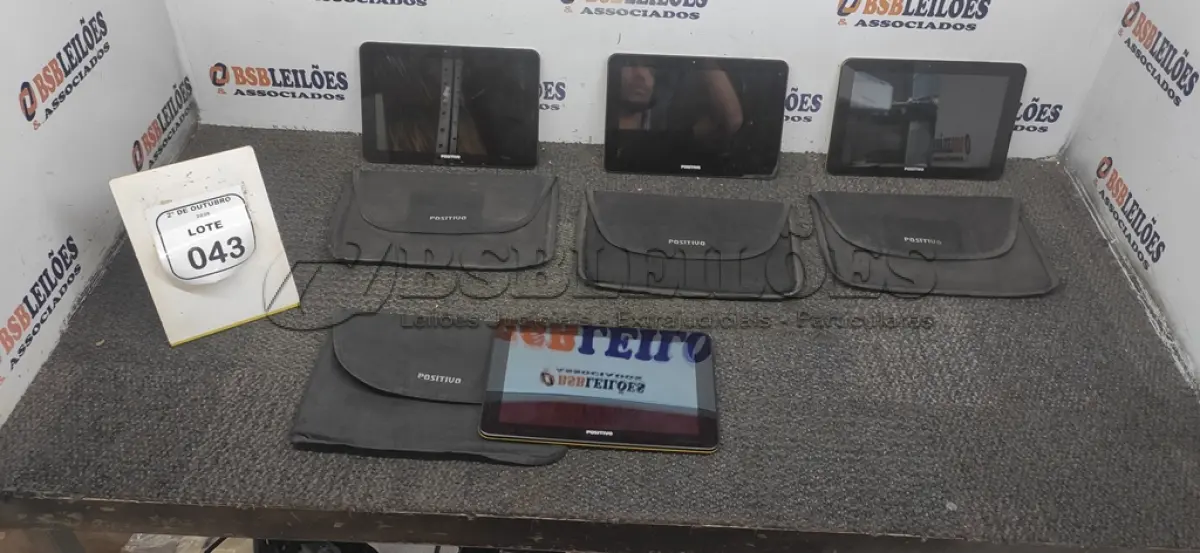 LOTE 043 - 04 TABLETS ESCOLARES MARCA POSITIVO SEM CARREGADOR. (NO ESTADO) ATENÇÃO! FAZER A VISITAÇÃO ANTES DE ARREMATAR, NÃO SABEMOS SE FUNCIONA, LEILÃO NÃO TEM GARANTIA E NEM DEVOLUÇÃO, SUJEITO A POSSÍVEIS AVARIAS VISÍVEIS/OCULTAS E/OU AUSÊNCIA DE COMPONENTES.