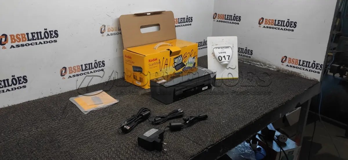LOTE 017 - 01 SCANNER MODELO I940 MARCA KODAK. (NO ESTADO) ATENÇÃO! FAZER A VISITAÇÃO ANTES DE ARREMATAR, NÃO SABEMOS SE FUNCIONA, LEILÃO NÃO TEM GARANTIA E NEM DEVOLUÇÃO, SUJEITO A POSSÍVEIS AVARIAS VISÍVEIS/OCULTAS E/OU AUSÊNCIA DE COMPONENTES.