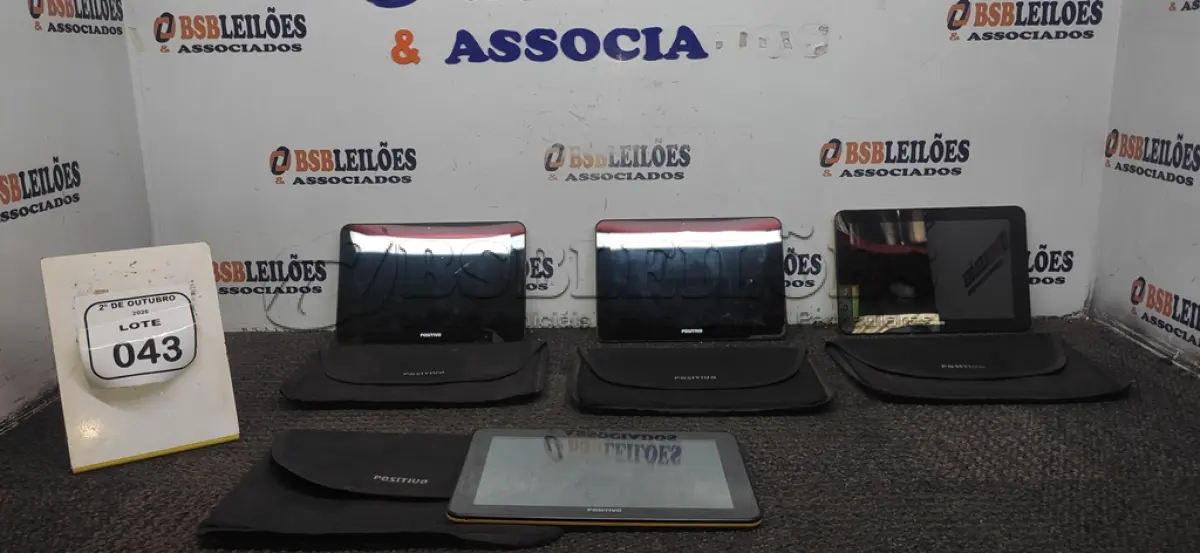 LOTE 043 - 04 TABLETS ESCOLARES MARCA POSITIVO SEM CARREGADOR. (NO ESTADO) ATENÇÃO! FAZER A VISITAÇÃO ANTES DE ARREMATAR, NÃO SABEMOS SE FUNCIONA, LEILÃO NÃO TEM GARANTIA E NEM DEVOLUÇÃO, SUJEITO A POSSÍVEIS AVARIAS VISÍVEIS/OCULTAS E/OU AUSÊNCIA DE COMPONENTES.