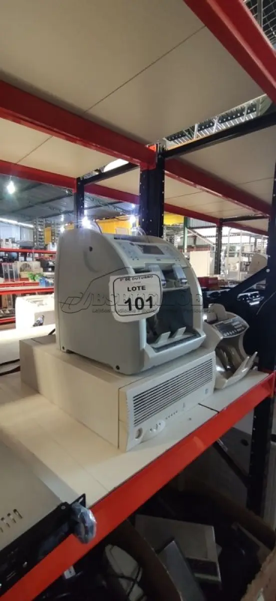 LOTE 101 - 01 NOBREAK MARCA LACERDA E 03 MÁQUINAS DE CONTAR CÉDULAS. (NO ESTADO) ATENÇÃO! FAZER A VISITAÇÃO ANTES DE ARREMATAR, NÃO SABEMOS SE FUNCIONA, LEILÃO NÃO TEM GARANTIA E NEM DEVOLUÇÃO, SUJEITO A POSSÍVEIS AVARIAS VISÍVEIS/OCULTAS E/OU AUSÊNCIA DE COMPONENTES.