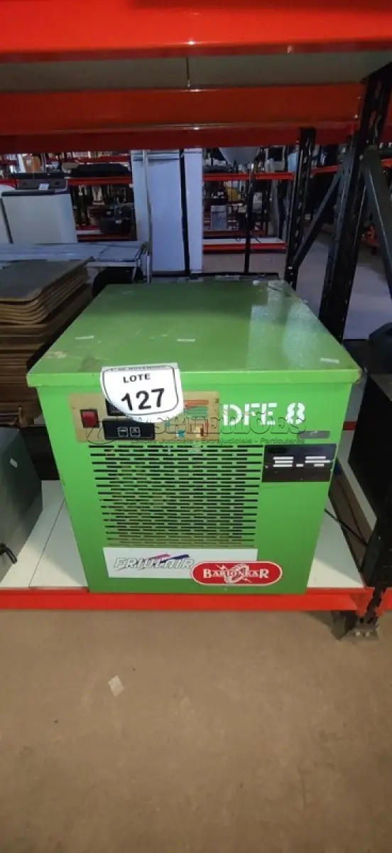 LOTE 127 - 01 SECADOR DE AR COMPRIMIDO POR REFRIGERAÇÃO MODELO DEF 8 MARCA FRIULAIR. (NO ESTADO) ATENÇÃO! FAZER A VISITAÇÃO ANTES DE ARREMATAR, NÃO SABEMOS SE FUNCIONA, LEILÃO NÃO TEM GARANTIA E NEM DEVOLUÇÃO, SUJEITO A POSSÍVEIS AVARIAS VISÍVEIS/OCULTAS E/OU AUSÊNCIA DE COMPONENTES.