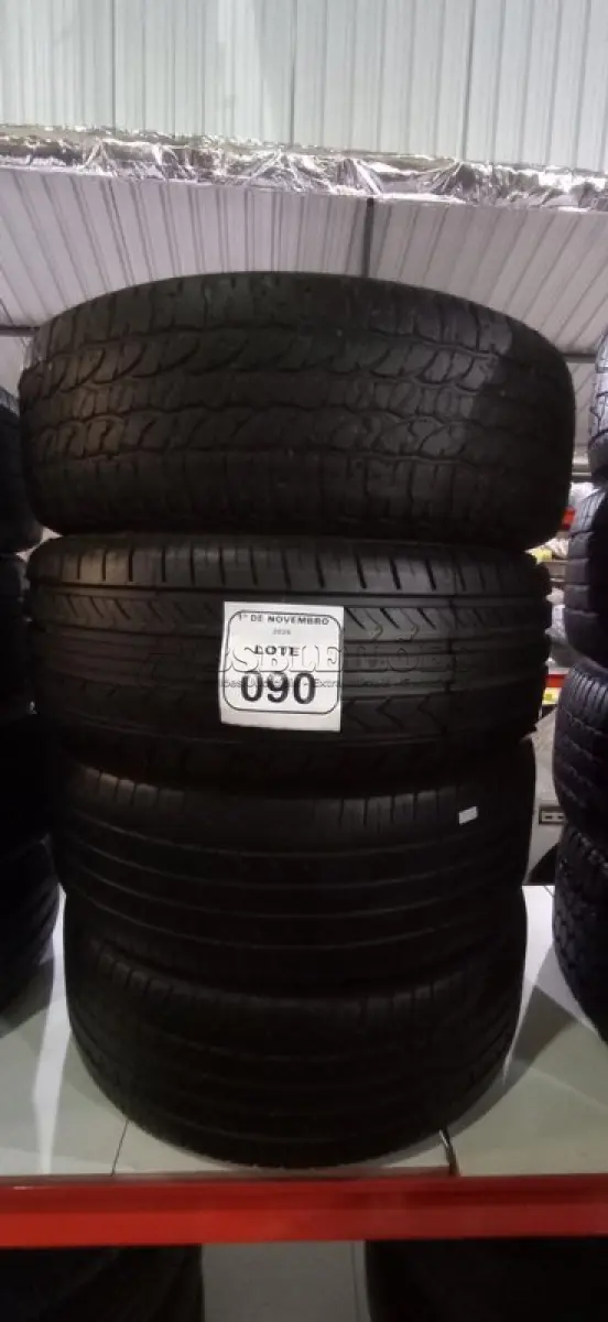 LOTE 090 - 04 PNEUS TAMANHO 215/65 R16. (NO ESTADO) ATENÇÃO! FAZER A VISITAÇÃO ANTES DE ARREMATAR, NÃO SABEMOS SE FUNCIONA, LEILÃO NÃO TEM GARANTIA E NEM DEVOLUÇÃO, SUJEITO A POSSÍVEIS AVARIAS VISÍVEIS/OCULTAS E/OU AUSÊNCIA DE COMPONENTES.