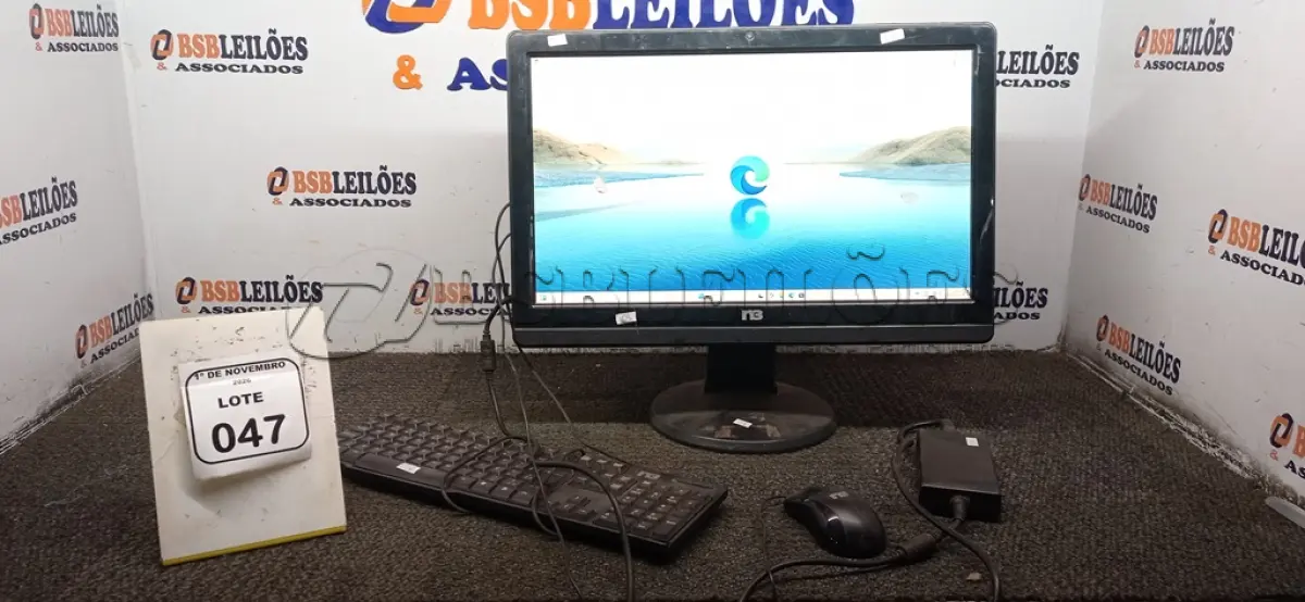 LOTE 047 - 01 COMPUTADOR ALL IN ONE MARCA N3 I3 4° GERAÇÃO 8GB DDR3 MARCA N3 COM TECLADO E MOUSE. (NO ESTADO) ATENÇÃO! FAZER A VISITAÇÃO ANTES DE ARREMATAR, NÃO SABEMOS SE FUNCIONA, LEILÃO NÃO TEM GARANTIA E NEM DEVOLUÇÃO, SUJEITO A POSSÍVEIS AVARIAS VISÍVEIS/OCULTAS E/OU AUSÊNCIA DE COMPONENTES.