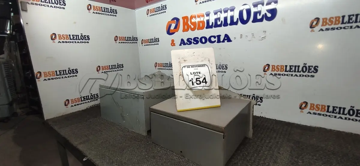 LOTE 154 - 06 CAIXAS DE CORREIO DE FERRO. (NO ESTADO) ATENÇÃO! FAZER A VISITAÇÃO ANTES DE ARREMATAR, NÃO SABEMOS SE FUNCIONA, LEILÃO NÃO TEM GARANTIA E NEM DEVOLUÇÃO, SUJEITO A POSSÍVEIS AVARIAS VISÍVEIS/OCULTAS E/OU AUSÊNCIA DE COMPONENTES.