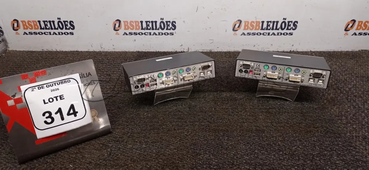 LOTE 314 - 02 GATEWASE EXPANSORES KVM MARCA ADDERLINK IP GOLD. (NO ESTADO) ATENÇÃO! FAZER A VISITAÇÃO ANTES DE ARREMATAR, NÃO SABEMOS SE FUNCIONA, LEILÃO NÃO TEM GARANTIA E NEM DEVOLUÇÃO, SUJEITO A POSSÍVEIS AVARIAS VISÍVEIS/OCULTAS E/OU AUSÊNCIA DE COMPONENTES.