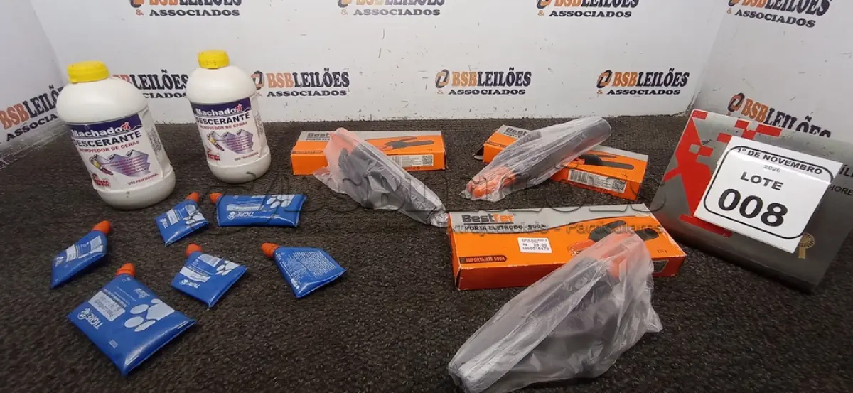 LOTE 008 - 03 PORTAS ELETRODO 500 A MARCA BESTFER, 02 REMOVEDORES DE CERAS DE 900ML MARCA MACHADO E 06 PASTAS LUBRIFICANTE MARCA TIGRE. (NO ESTADO) ATENÇÃO! FAZER A VISITAÇÃO ANTES DE ARREMATAR, NÃO SABEMOS SE FUNCIONA, LEILÃO NÃO TEM GARANTIA E NEM DEVOLUÇÃO, SUJEITO A POSSÍVEIS AVARIAS VISÍVEIS/OCULTAS E/OU AUSÊNCIA DE COMPONENTES.