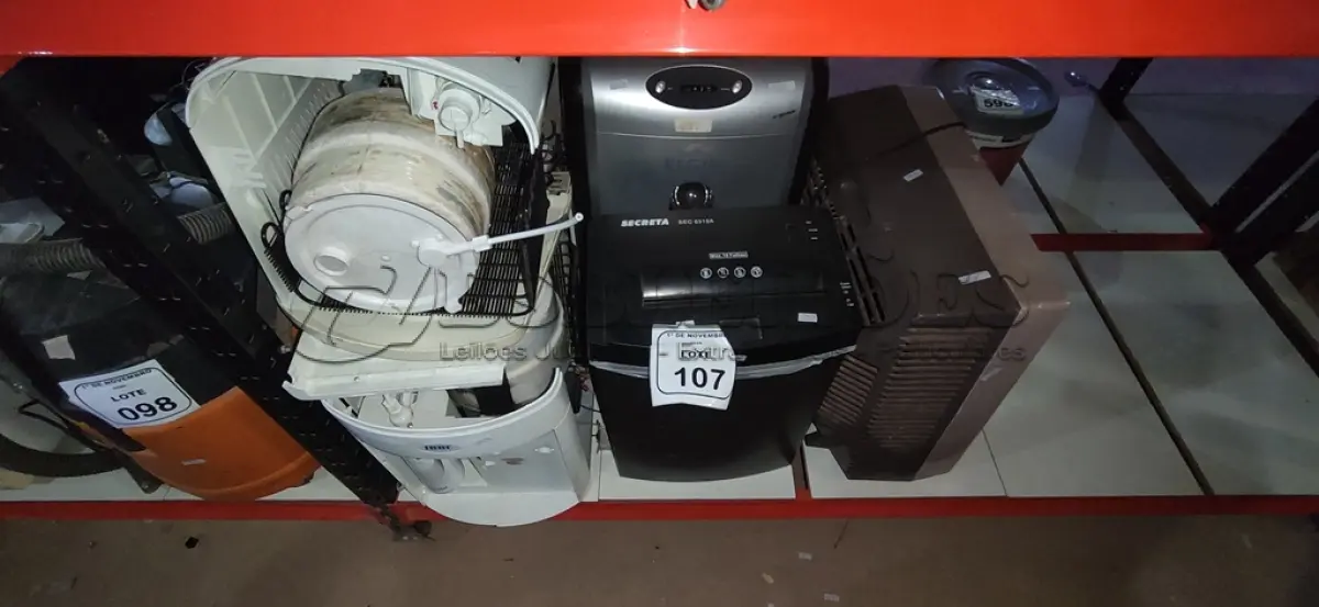 LOTE 107 - 01 VENTILADOR, 02 FRAGMENTADORAS E 03 PURIFICADORES DE ÁGUA PARA RETIRADA DE PEÇAS. (NO ESTADO) ATENÇÃO! FAZER A VISITAÇÃO ANTES DE ARREMATAR, NÃO SABEMOS SE FUNCIONA, LEILÃO NÃO TEM GARANTIA E NEM DEVOLUÇÃO, SUJEITO A POSSÍVEIS AVARIAS VISÍVEIS/OCULTAS E/OU AUSÊNCIA DE COMPONENTES.