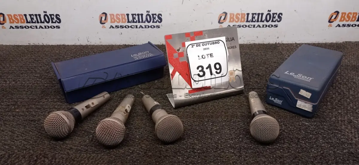 LOTE 319 - 04 MICROFONES SEM CABOS MARCA LESON. (NO ESTADO) ATENÇÃO! FAZER A VISITAÇÃO ANTES DE ARREMATAR, NÃO SABEMOS SE FUNCIONA, LEILÃO NÃO TEM GARANTIA E NEM DEVOLUÇÃO, SUJEITO A POSSÍVEIS AVARIAS VISÍVEIS/OCULTAS E/OU AUSÊNCIA DE COMPONENTES.