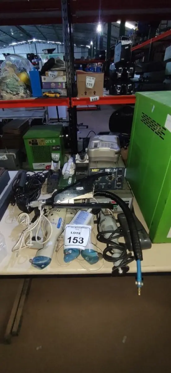 LOTE 153 - 05 MÁQUINAS DE CORTAR GESSO ORTOPÉDICO, 01 GERADOR DE BARRAS, 01 FREQUENCÍMETRO, 01 ESTAÇÃO DE SOLDA E DESSOLDAGEM ANALÓGICA, 03 CONTROLADORES DE ACESSO TELEMÁTICA E 01 RELÓGIO DE PONTO. (NO ESTADO) ATENÇÃO! FAZER A VISITAÇÃO ANTES DE ARREMATAR, NÃO SABEMOS SE FUNCIONA, LEILÃO NÃO TEM GARANTIA E NEM DEVOLUÇÃO, SUJEITO A POSSÍVEIS AVARIAS VISÍVEIS/OCULTAS E/OU AUSÊNCIA DE COMPONENTES.