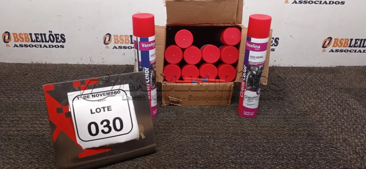LOTE 030 - 12 UNIDADES DE VASELINA SPRAY USO GERAL DE 200ML CADA MARCA CHEMI COLOR. (NO ESTADO) ATENÇÃO! FAZER A VISITAÇÃO ANTES DE ARREMATAR, NÃO SABEMOS SE FUNCIONA, LEILÃO NÃO TEM GARANTIA E NEM DEVOLUÇÃO, SUJEITO A POSSÍVEIS AVARIAS VISÍVEIS/OCULTAS E/OU AUSÊNCIA DE COMPONENTES.
