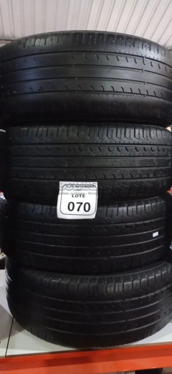 LOTE 070 - 04 PNEUS TAMANHO 215/55 R17 USADOS. (NO ESTADO) ATENÇÃO! FAZER A VISITAÇÃO ANTES DE ARREMATAR, NÃO SABEMOS SE FUNCIONA, LEILÃO NÃO TEM GARANTIA E NEM DEVOLUÇÃO, SUJEITO A POSSÍVEIS AVARIAS VISÍVEIS/OCULTAS E/OU AUSÊNCIA DE COMPONENTES.