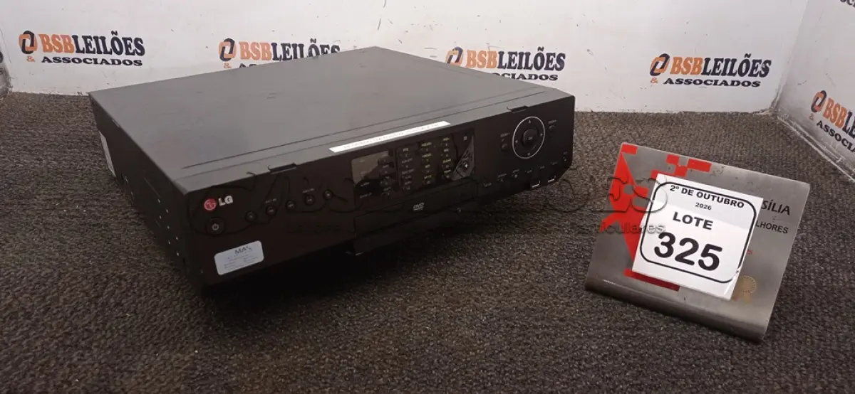 LOTE 325 - 01 APARELHO DVR MARCA LG. (NO ESTADO) ATENÇÃO! FAZER A VISITAÇÃO ANTES DE ARREMATAR, NÃO SABEMOS SE FUNCIONA, LEILÃO NÃO TEM GARANTIA E NEM DEVOLUÇÃO, SUJEITO A POSSÍVEIS AVARIAS VISÍVEIS/OCULTAS E/OU AUSÊNCIA DE COMPONENTES.