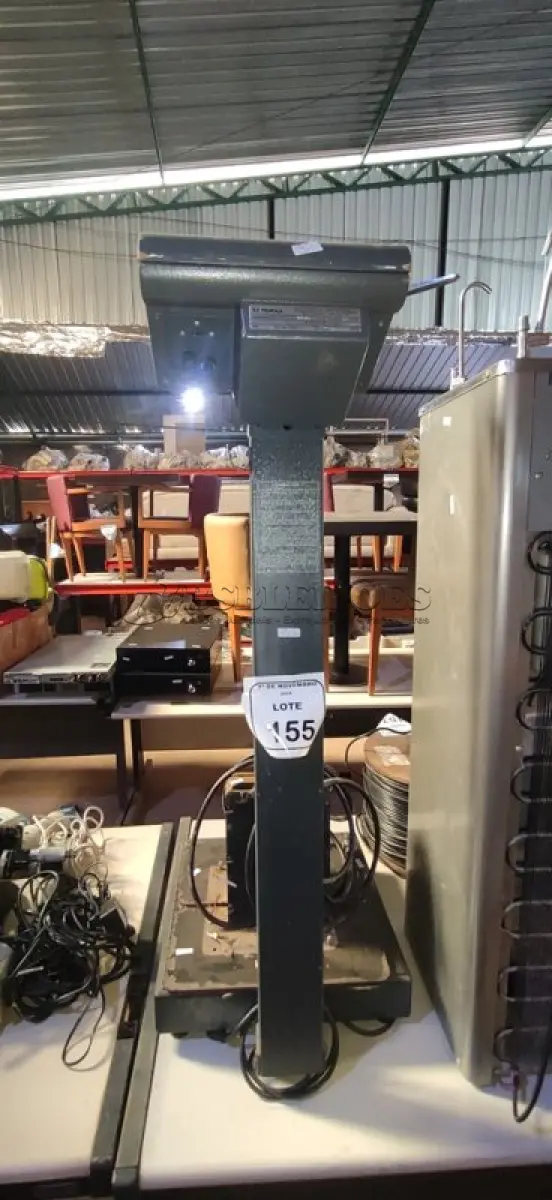LOTE 155 - 01 BALANÇA ANTROPOMÉTRICA E 01 PEDAL DE CONTROLE PNEUMÁTICO. (NO ESTADO) ATENÇÃO! FAZER A VISITAÇÃO ANTES DE ARREMATAR, NÃO SABEMOS SE FUNCIONA, LEILÃO NÃO TEM GARANTIA E NEM DEVOLUÇÃO, SUJEITO A POSSÍVEIS AVARIAS VISÍVEIS/OCULTAS E/OU AUSÊNCIA DE COMPONENTES.