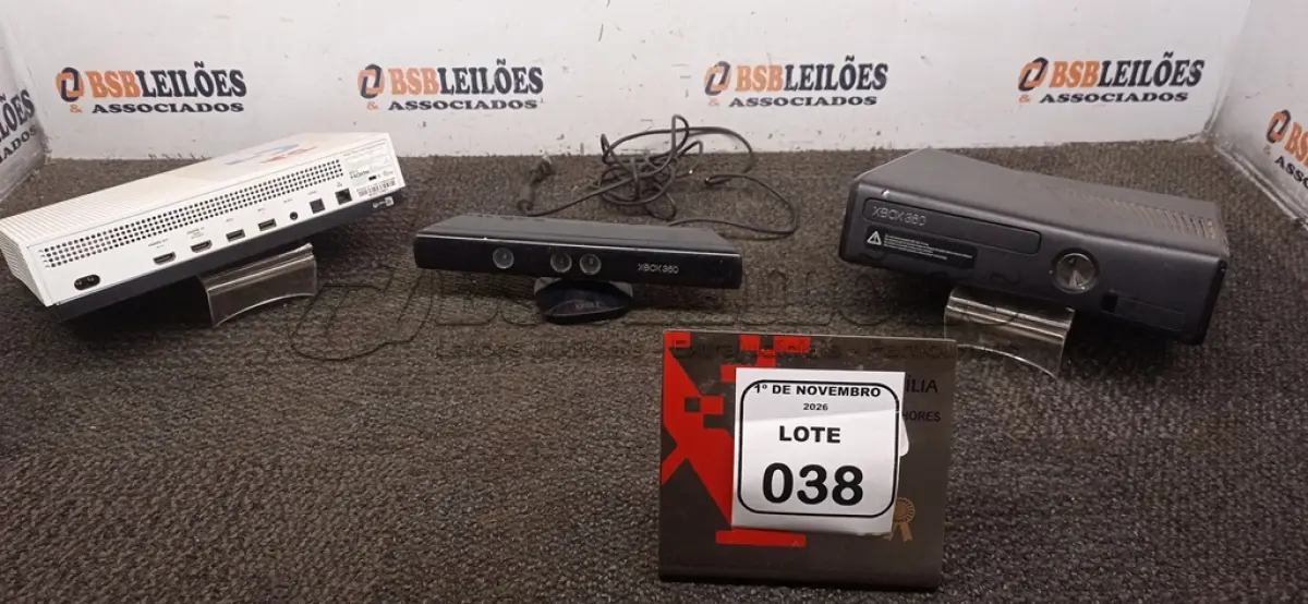 LOTE 038 - 01 XBOX ONE, 01 XBOX 360 E 01 KINECT INCOMPLETOS. (NO ESTADO) ATENÇÃO! FAZER A VISITAÇÃO ANTES DE ARREMATAR, NÃO SABEMOS SE FUNCIONA, LEILÃO NÃO TEM GARANTIA E NEM DEVOLUÇÃO, SUJEITO A POSSÍVEIS AVARIAS VISÍVEIS/OCULTAS E/OU AUSÊNCIA DE COMPONENTES.