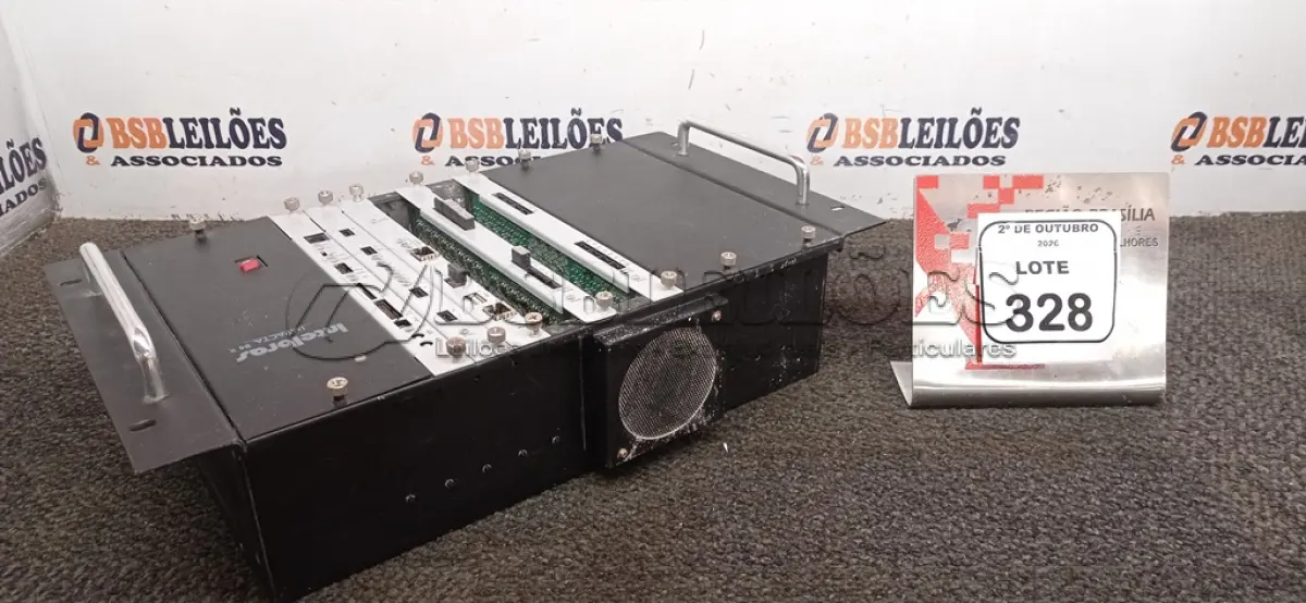 LOTE 328 - 01 CENTRAL TELEFÔNICA MARCA INTELBRAS. (NO ESTADO) ATENÇÃO! FAZER A VISITAÇÃO ANTES DE ARREMATAR, NÃO SABEMOS SE FUNCIONA, LEILÃO NÃO TEM GARANTIA E NEM DEVOLUÇÃO, SUJEITO A POSSÍVEIS AVARIAS VISÍVEIS/OCULTAS E/OU AUSÊNCIA DE COMPONENTES.