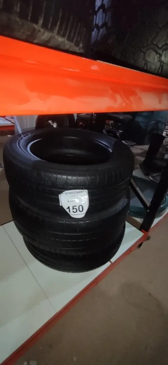 LOTE 150 - 03 PNEUS TAMANHO 185/65 R15. (NO ESTADO) ATENÇÃO! FAZER A VISITAÇÃO ANTES DE ARREMATAR, NÃO SABEMOS SE FUNCIONA, LEILÃO NÃO TEM GARANTIA E NEM DEVOLUÇÃO, SUJEITO A POSSÍVEIS AVARIAS VISÍVEIS/OCULTAS E/OU AUSÊNCIA DE COMPONENTES.