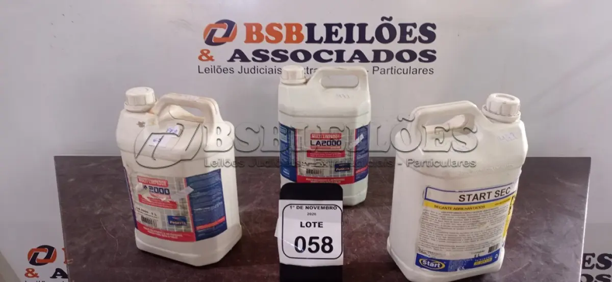 LOTE 058 - 01 GALÃO SECANTE ABRILHANTADOR E 02 GALÕES DE MULTILIMPADOR 5L CADA. (NO ESTADO) ATENÇÃO! FAZER A VISITAÇÃO ANTES DE ARREMATAR, NÃO SABEMOS SE FUNCIONA, LEILÃO NÃO TEM GARANTIA E NEM DEVOLUÇÃO, SUJEITO A POSSÍVEIS AVARIAS VISÍVEIS/OCULTAS E/OU AUSÊNCIA DE COMPONENTES.