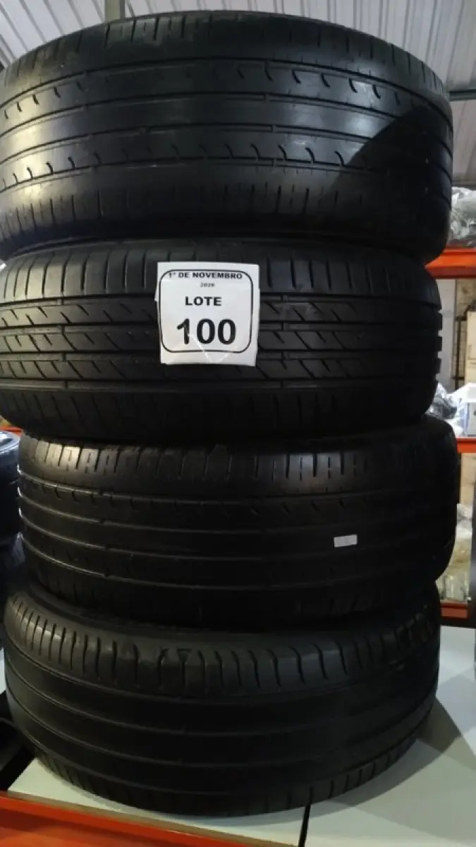 LOTE 100 - 04 PNEUS TAMANHO 215/55 R17. (NO ESTADO) ATENÇÃO! FAZER A VISITAÇÃO ANTES DE ARREMATAR, NÃO SABEMOS SE FUNCIONA, LEILÃO NÃO TEM GARANTIA E NEM DEVOLUÇÃO, SUJEITO A POSSÍVEIS AVARIAS VISÍVEIS/OCULTAS E/OU AUSÊNCIA DE COMPONENTES.