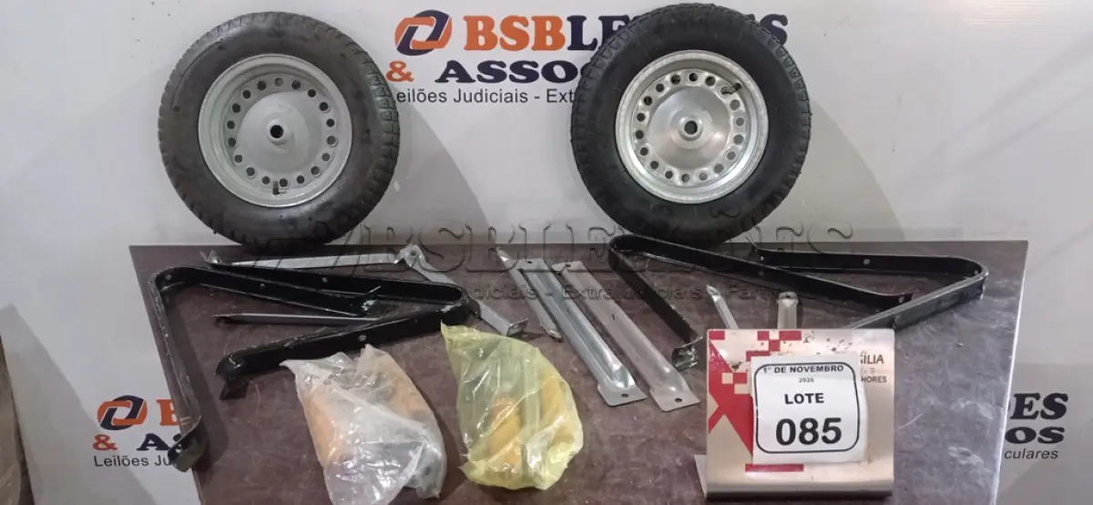 LOTE 085 - 02 RODAS DE CARRINHO DE MÃO. (NO ESTADO) ATENÇÃO! FAZER A VISITAÇÃO ANTES DE ARREMATAR, NÃO SABEMOS SE FUNCIONA, LEILÃO NÃO TEM GARANTIA E NEM DEVOLUÇÃO, SUJEITO A POSSÍVEIS AVARIAS VISÍVEIS/OCULTAS E/OU AUSÊNCIA DE COMPONENTES.