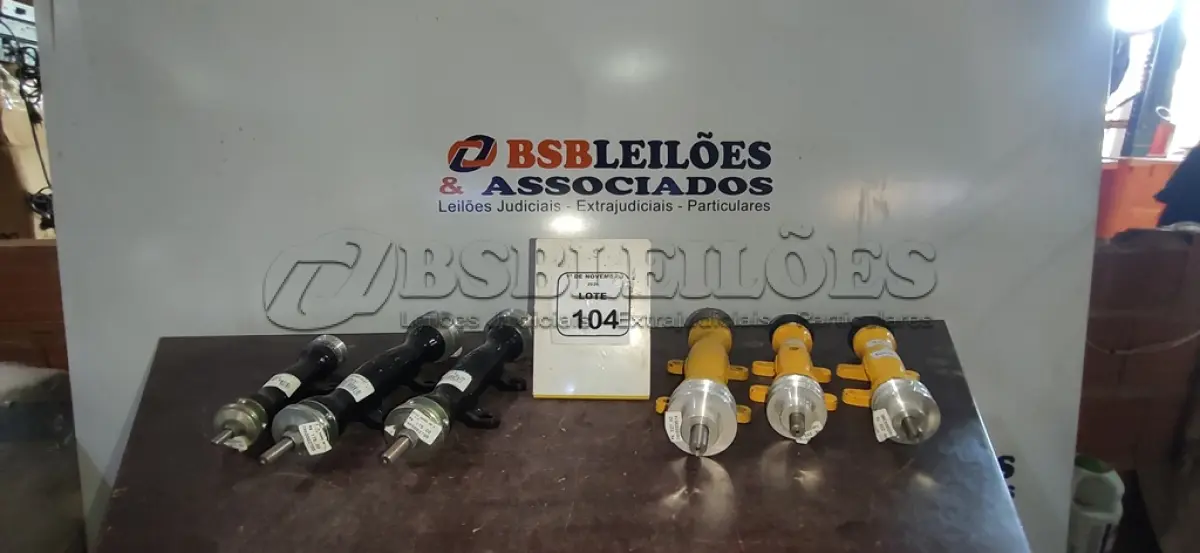 LOTE 104 - 06 EIXOS DE SERRA CIRCULAR DE TAMANHOS DIVERSOS. (NO ESTADO) ATENÇÃO! FAZER A VISITAÇÃO ANTES DE ARREMATAR, NÃO SABEMOS SE FUNCIONA, LEILÃO NÃO TEM GARANTIA E NEM DEVOLUÇÃO, SUJEITO A POSSÍVEIS AVARIAS VISÍVEIS/OCULTAS E/OU AUSÊNCIA DE COMPONENTES.