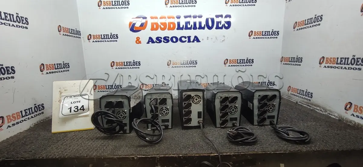 LOTE 134 - 05 NOBREAKS MARCA SMS. (NO ESTADO) ATENÇÃO! FAZER A VISITAÇÃO ANTES DE ARREMATAR, NÃO SABEMOS SE FUNCIONA, LEILÃO NÃO TEM GARANTIA E NEM DEVOLUÇÃO, SUJEITO A POSSÍVEIS AVARIAS VISÍVEIS/OCULTAS E/OU AUSÊNCIA DE COMPONENTES.