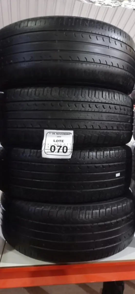LOTE 070 - 04 PNEUS TAMANHO 215/55 R17 USADOS. (NO ESTADO) ATENÇÃO! FAZER A VISITAÇÃO ANTES DE ARREMATAR, NÃO SABEMOS SE FUNCIONA, LEILÃO NÃO TEM GARANTIA E NEM DEVOLUÇÃO, SUJEITO A POSSÍVEIS AVARIAS VISÍVEIS/OCULTAS E/OU AUSÊNCIA DE COMPONENTES.