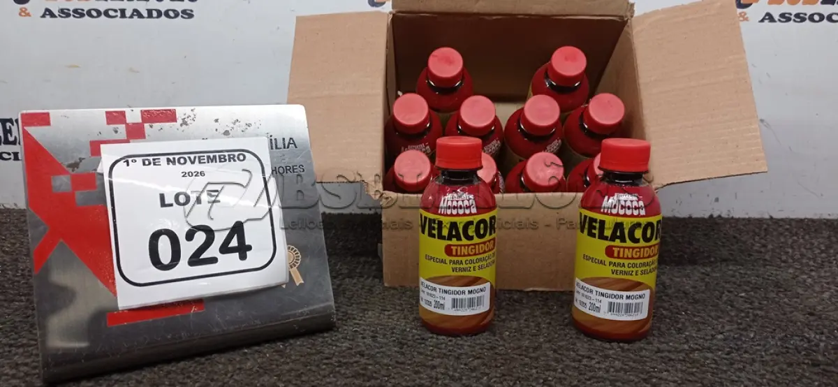 LOTE 024 - 12 FRASCOS DE TINGIDOR PARA COLORAÇÃO DE VERNIZ E SELADORA PARA MADEIRA NA COR MOGNO DE 200ML CADA MARCA MOCOCA. (NO ESTADO) ATENÇÃO! FAZER A VISITAÇÃO ANTES DE ARREMATAR, NÃO SABEMOS SE FUNCIONA, LEILÃO NÃO TEM GARANTIA E NEM DEVOLUÇÃO, SUJEITO A POSSÍVEIS AVARIAS VISÍVEIS/OCULTAS E/OU AUSÊNCIA DE COMPONENTES.
