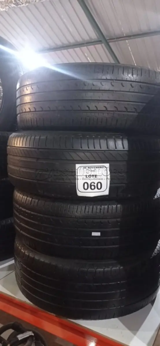 LOTE 060 - 04 PNEUS TAMANHO 215/55 R17 USADOS. (NO ESTADO) ATENÇÃO! FAZER A VISITAÇÃO ANTES DE ARREMATAR, NÃO SABEMOS SE FUNCIONA, LEILÃO NÃO TEM GARANTIA E NEM DEVOLUÇÃO, SUJEITO A POSSÍVEIS AVARIAS VISÍVEIS/OCULTAS E/OU AUSÊNCIA DE COMPONENTES.