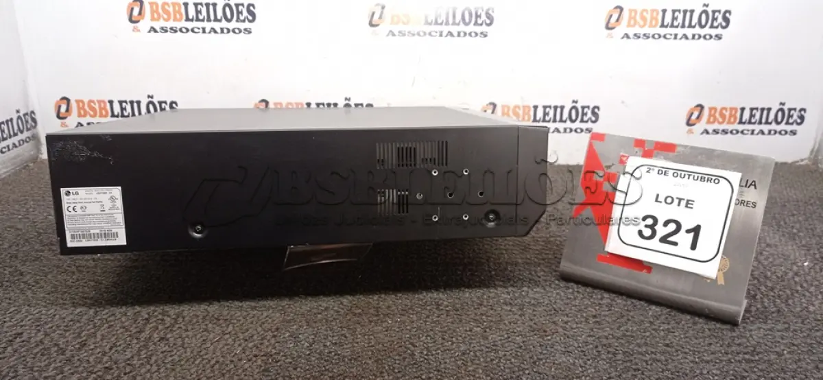 LOTE 321 - 01 APARELHO DVR MARCA LG. (NO ESTADO) ATENÇÃO! FAZER A VISITAÇÃO ANTES DE ARREMATAR, NÃO SABEMOS SE FUNCIONA, LEILÃO NÃO TEM GARANTIA E NEM DEVOLUÇÃO, SUJEITO A POSSÍVEIS AVARIAS VISÍVEIS/OCULTAS E/OU AUSÊNCIA DE COMPONENTES.