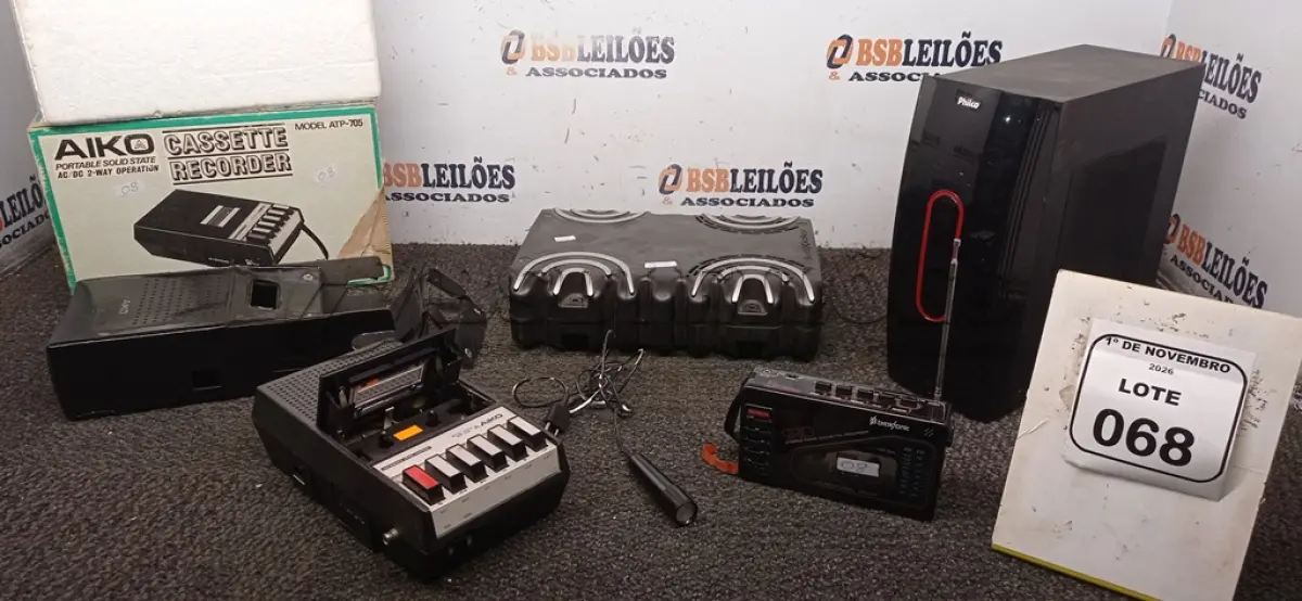 LOTE 068 - 01 AMPLIFICADOR DE POTÊNCIA DE BAIXA FREQUÊNCIA MARCA BUTTKICKER, 01 RÁDIO GRAVADOR CASSETE, 01 GRAVADOR CASSETE MARCA AIKO E 01 CAIXA SUBWOOFER MARCA PHILCO. (NO ESTADO) ATENÇÃO! FAZER A VISITAÇÃO ANTES DE ARREMATAR, NÃO SABEMOS SE FUNCIONA, LEILÃO NÃO TEM GARANTIA E NEM DEVOLUÇÃO, SUJEITO A POSSÍVEIS AVARIAS VISÍVEIS/OCULTAS E/OU AUSÊNCIA DE COMPONENTES.