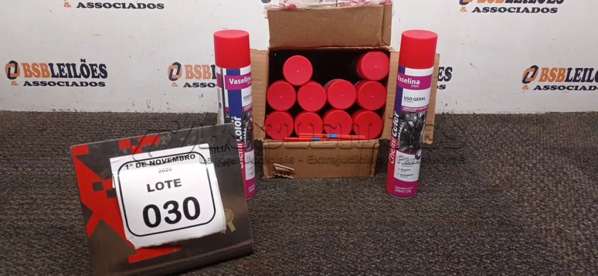 LOTE 030 - 12 UNIDADES DE VASELINA SPRAY USO GERAL DE 200ML CADA MARCA CHEMI COLOR. (NO ESTADO) ATENÇÃO! FAZER A VISITAÇÃO ANTES DE ARREMATAR, NÃO SABEMOS SE FUNCIONA, LEILÃO NÃO TEM GARANTIA E NEM DEVOLUÇÃO, SUJEITO A POSSÍVEIS AVARIAS VISÍVEIS/OCULTAS E/OU AUSÊNCIA DE COMPONENTES.